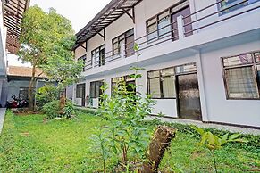 OYO Life 92901 Kost Bu Nur