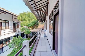 OYO Life 92901 Kost Bu Nur