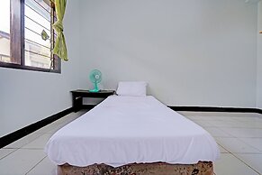 OYO Life 92901 Kost Bu Nur