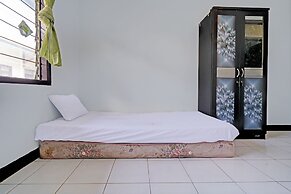 OYO Life 92901 Kost Bu Nur