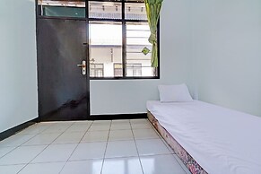 OYO Life 92901 Kost Bu Nur