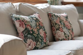 Classic Warsaw by Renters Prestige