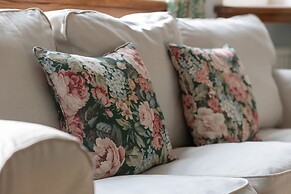 Classic Warsaw by Renters Prestige