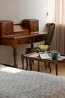 Classic Warsaw by Renters Prestige