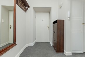 Classic Warsaw by Renters Prestige