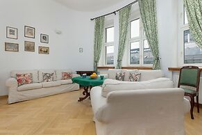 Classic Warsaw by Renters Prestige