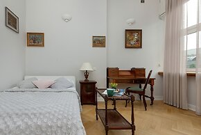 Classic Warsaw by Renters Prestige