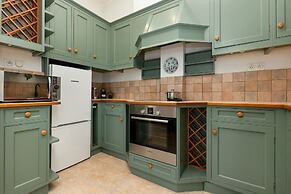 Classic Warsaw by Renters Prestige