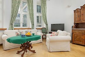 Classic Warsaw by Renters Prestige