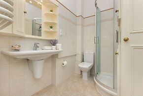 Classic Warsaw by Renters Prestige