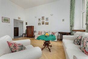 Classic Warsaw by Renters Prestige