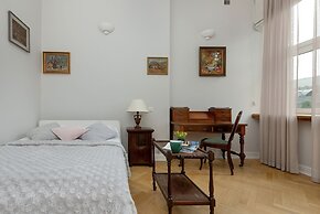 Classic Warsaw by Renters Prestige