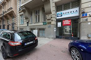 Classic Warsaw by Renters Prestige