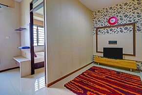 OYO Life 92774 The Edge Apartment By My Home