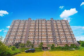 OYO Life 92774 The Edge Apartment By My Home