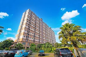 OYO Life 92774 The Edge Apartment By My Home