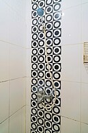 OYO Life 92774 The Edge Apartment By My Home