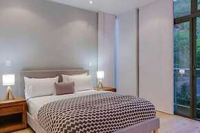 Dual Level Apartment Walking Distance to the Beach Harrier Place