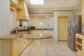 Family Home With Views Pool Garden 100 Geneva