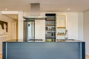 Conveniently Located Apartment in Green Point C on S