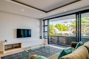 Conveniently Located Apartment in Green Point C on S