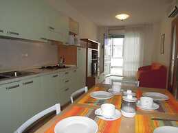 Lovely Flat Next to the Beach - Beahost