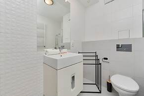 Apartment Zakladowa by Renters