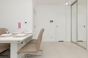 Zabłocie Apartments Cracow by Renters