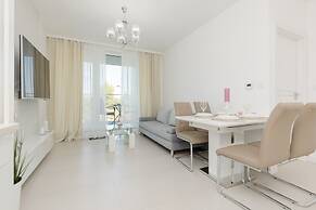 Zabłocie Apartments Cracow by Renters