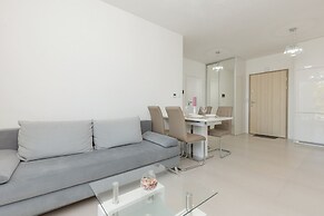 Zabłocie Apartments Cracow by Renters