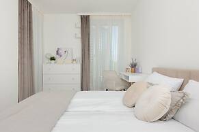 Zabłocie Apartments Cracow by Renters