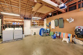 Pet-friendly Rockport Escape: 2 Mi to Beach!