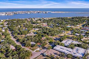 Pet-friendly Rockport Escape: 2 Mi to Beach!