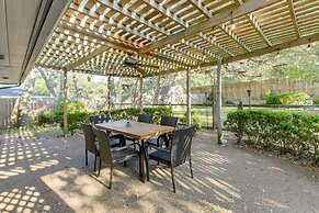 Pet-friendly Rockport Escape: 2 Mi to Beach!