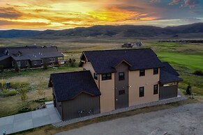 Home on Golf Course w/ Hot Tub, Near Grand Lake