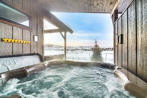 Home on Golf Course w/ Hot Tub, Near Grand Lake