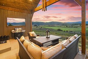 Home on Golf Course w/ Hot Tub, Near Grand Lake