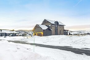 Home on Golf Course w/ Hot Tub, Near Grand Lake