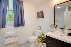 Chic Hot Springs Vacation Rental, Walk to Town!
