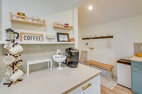 Chic Hot Springs Vacation Rental, Walk to Town!