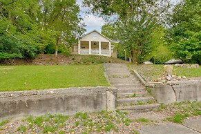 Chic Hot Springs Vacation Rental, Walk to Town!