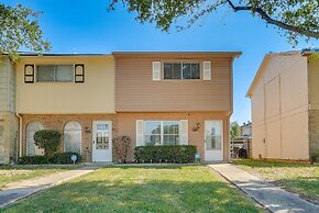 Bossier City Townhome w/ Patio + Outdoor Dining!