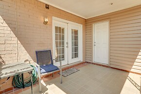 Bossier City Townhome w/ Patio + Outdoor Dining!