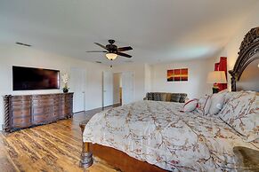 8 Mi to Disney: Home w/ Game Room in Davenport