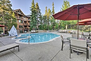 Ski-in Breckenridge Condo w/ Fireplace + Balcony!