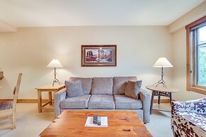 Ski-in Breckenridge Condo w/ Fireplace + Balcony!