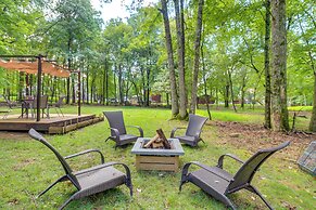 Deck, Fire Pit & Pool Access: Pennsylvania Home!
