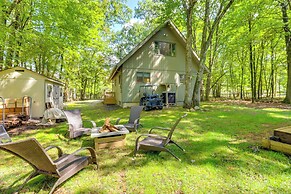 Deck, Fire Pit & Pool Access: Pennsylvania Home!