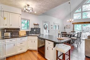 Deck, Fire Pit & Pool Access: Pennsylvania Home!