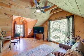 Peaceful Whitley City Cabin on 10 Wooded Acres!